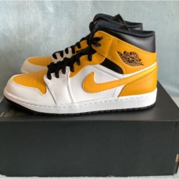 Selling my brand new Air Jordan 1MID. Never worn before. Size 10.5US. - Picture 6 of 10